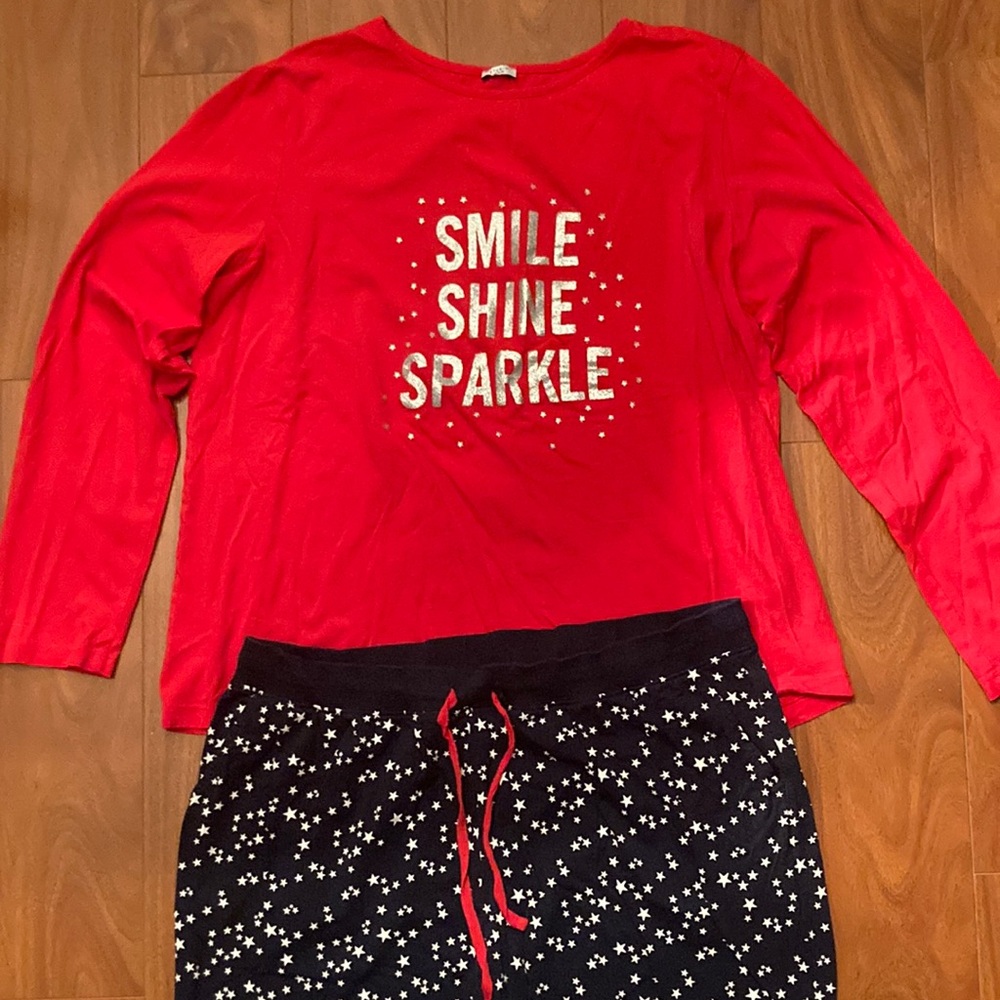 Holiday pajamas women’s set.  Size L.